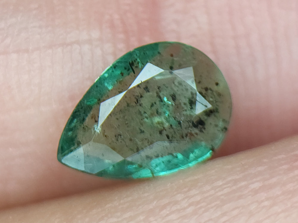 0.95ct natural emerald gemstones igczm43 - imaangems