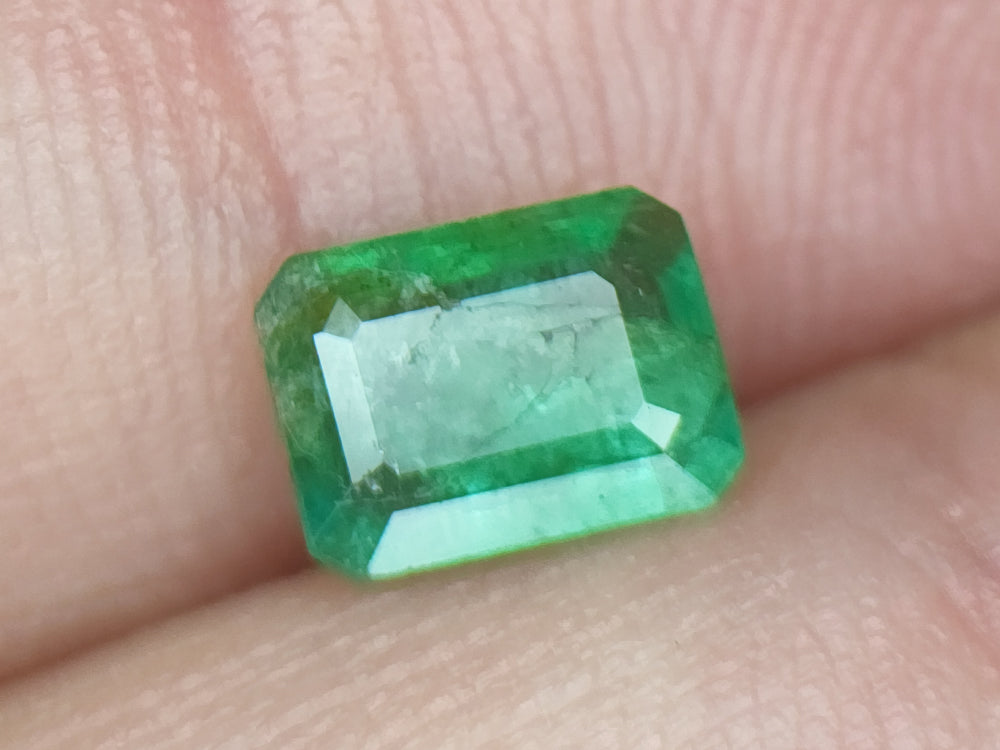 0.84ct natural emerald gemstones igczm115 - imaangems
