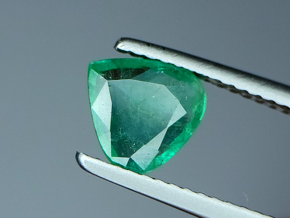 0.83 Crt Natural Emerald Gemstones IGCZZM251 - imaangems